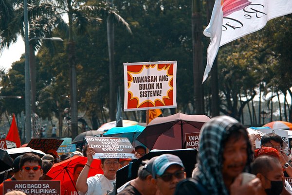 Comment acheter un traceur gps pour chien : guide et conseils pratiques